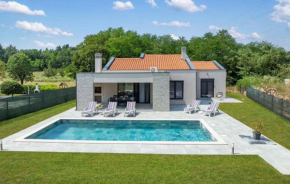 3 Bedroom Lovely Home In Santalezi